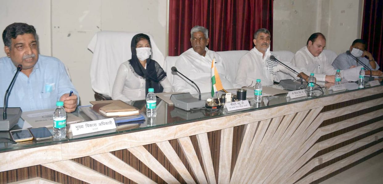 zip member demanded commission along with work