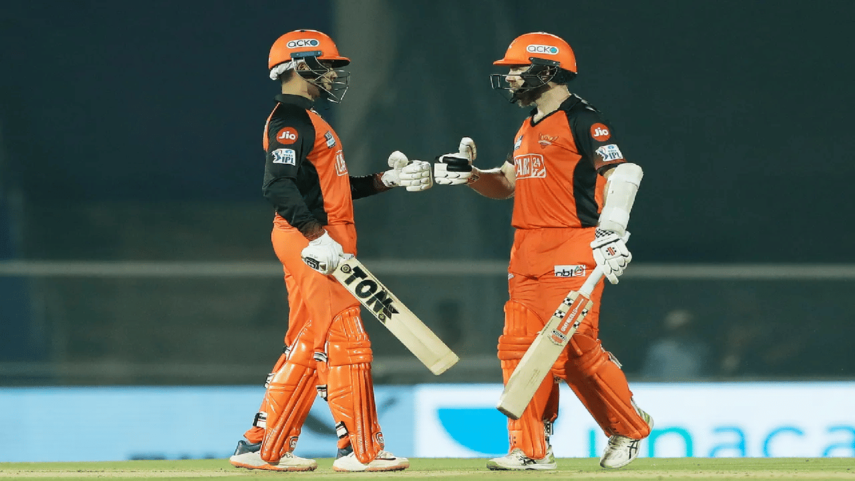 RCB vs SRH Live Score: Royal Challengers Bangalore vs Sunrisers Hyderabad IPL 2022 Match 36 at Mumbai News Updates in Hindi