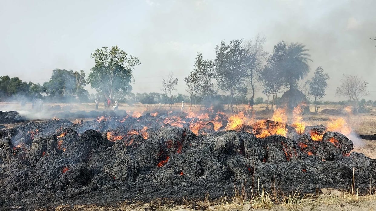 Fire in the barn, 30 bighas of wheat bundles burnt