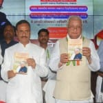 लखनऊ विश्वविद्यालय के कार्यक्रम में उपमुख्यमंत्री ब्रजेश पाठक, पूर्व उपमुख्यमंत्री डॉ. दिनेश शर्मा, केरल के राज्यपाल आरिफ मोहम्मद खान और कुलपति आलोक राय।