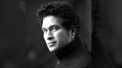 50 के सचिन: बाजार से बड़ा ब्रैंड, क्रिकेटर से बड़ा व्यक्तित्व और लोकप्रियता से पार होता एक सितारा indian cricketer bharat ratna sachin tendulkar 50th birthday know his life and career