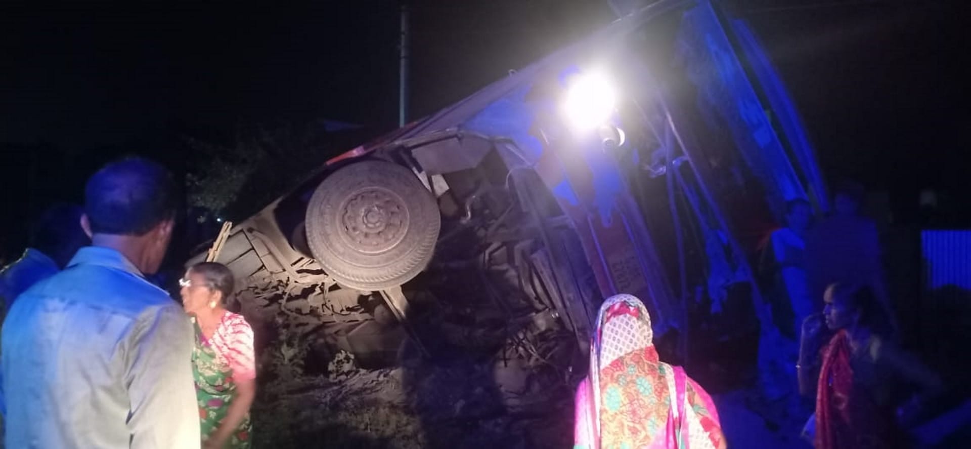 Accident, Gujarat passengers bus crashes, 12 injured, returning after Ganga Snan in Haridwar, See photos