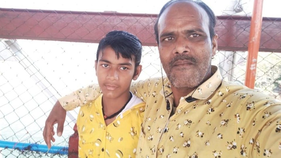 Indore: IX student came home early from school, ate food and hanged himself, was used to playing online games