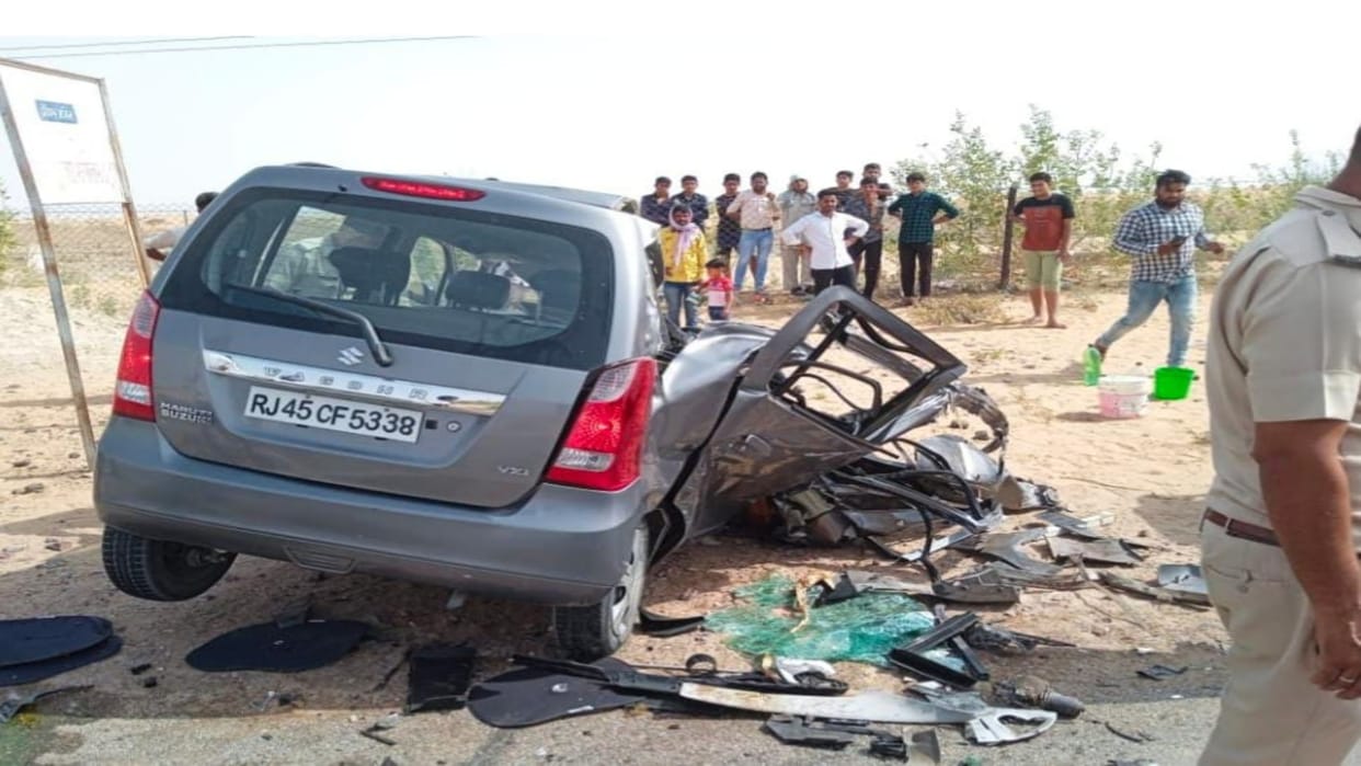 Bikaner Road Accident couple and one child died due to collision between pickup and car