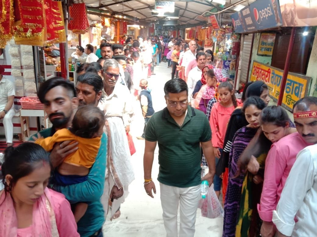 maa chintpurni temple, 30 thousand, devotee