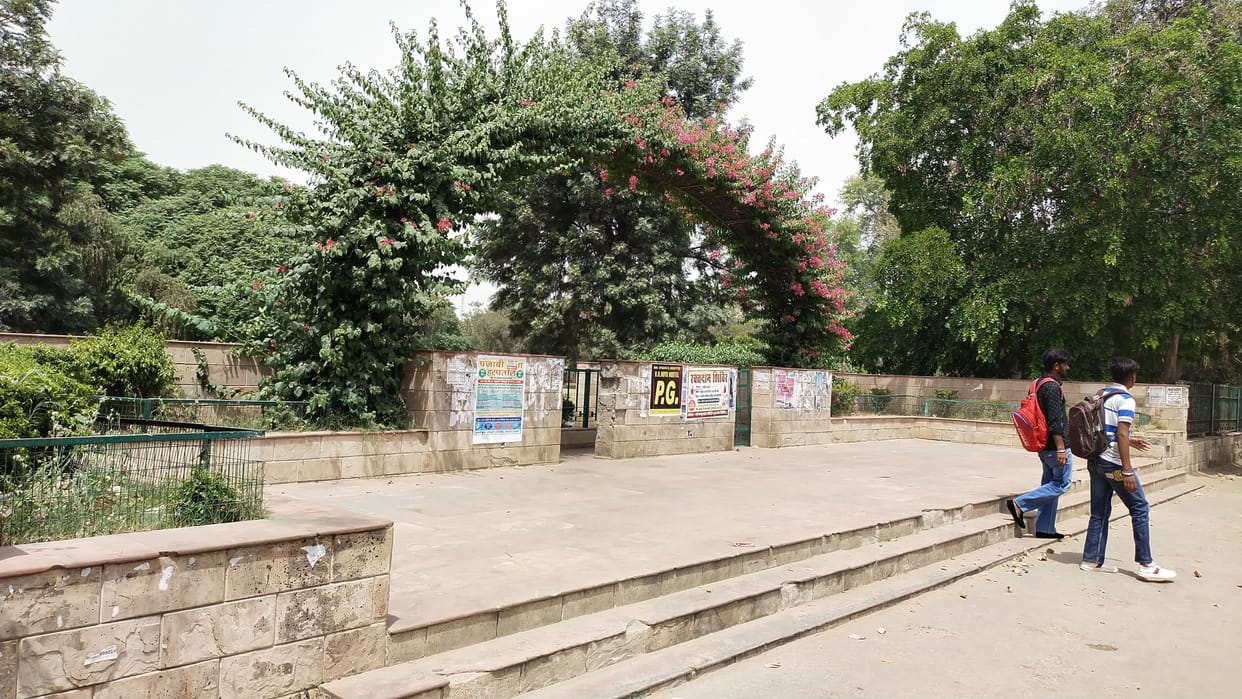 Papiha Park will be adopted by the crematorium land reform meeting, will pay