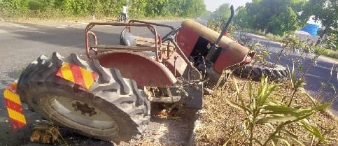 Roadways bus collided with a tractor parked on the side of the road, four passengers injured
