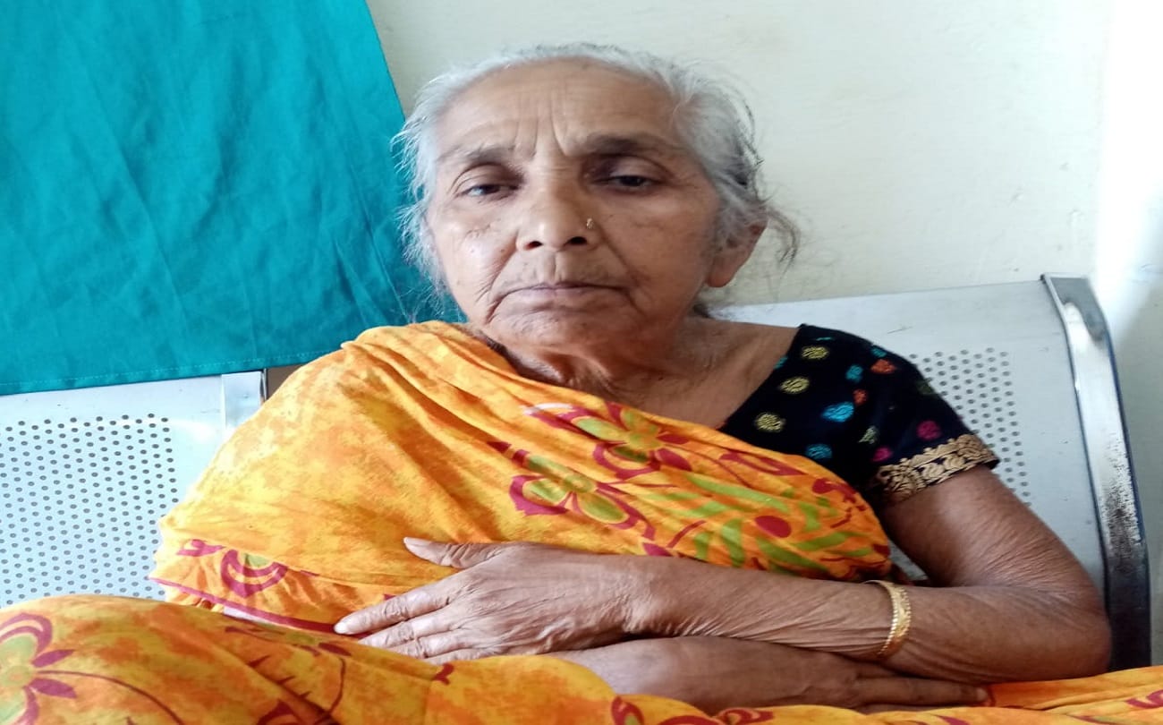 train passed over old woman who lying on railway track to commit suicide in varanasi people were surprised to see alive