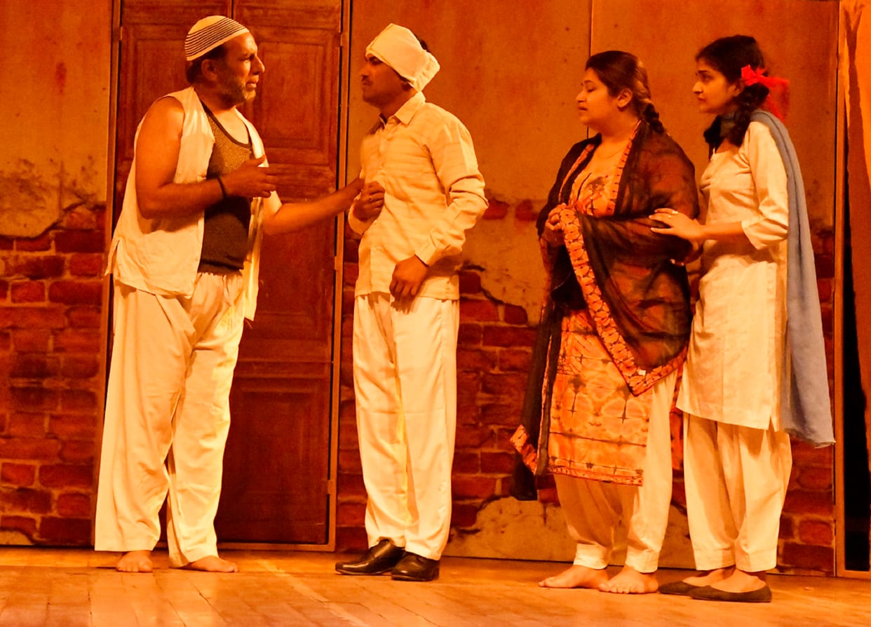 Faced with the consequences of the bitterness of relationships, Kurukshetra