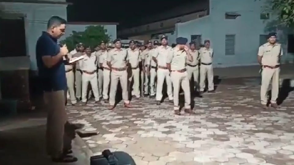 Chhatarpur: Night combing patrol done in Chhatarpur district, criminals stirred up by record breaking action in a single night