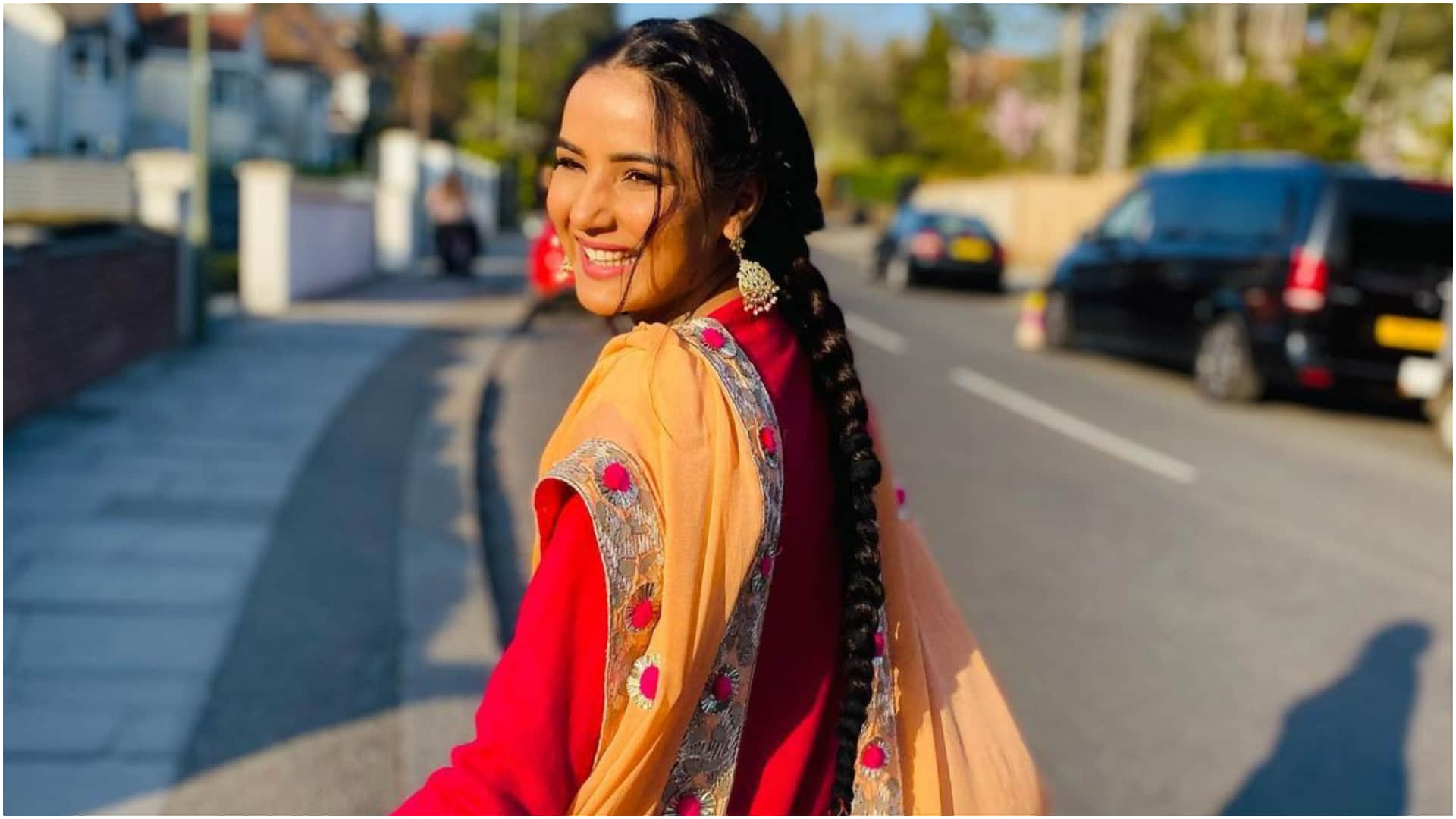 Gippy Grewal and Jasmin Bhasin romantic comedy Honeymoon gets a release date