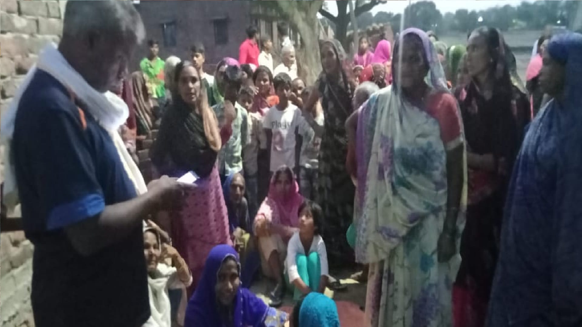 Father killed two children by throwing them in a well in Jaunpur