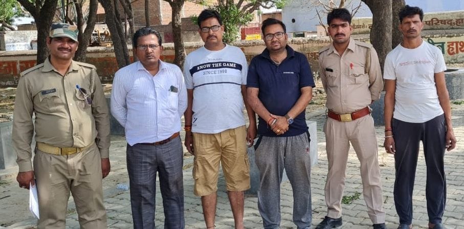 Hathras: If the relatives did not come, social workers got the dead body cremated