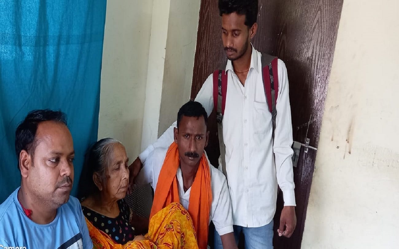 train passed over old woman who lying on railway track to commit suicide in varanasi people were surprised to see alive