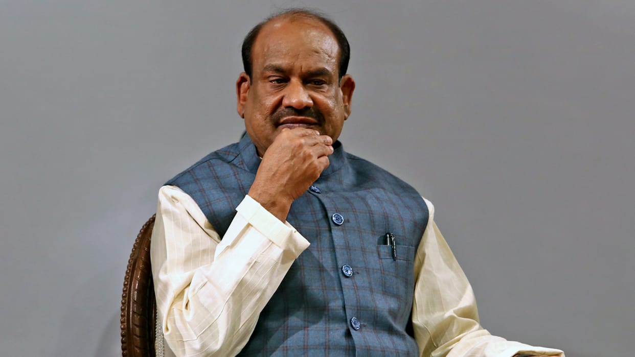Lok Sabha speaker Om Birla says Indian Democracy is a perfect example of inclusive growth in Singapore news in Hindi
