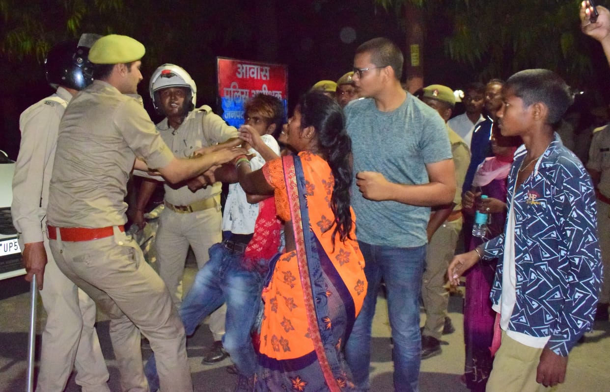 protest on dm, sp aawas