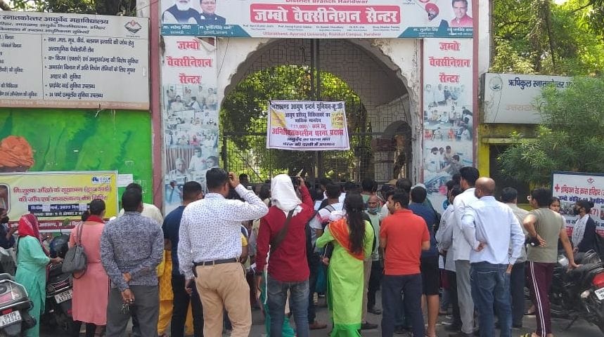 Trainee doctors created ruckus on the second day, locking the gates
