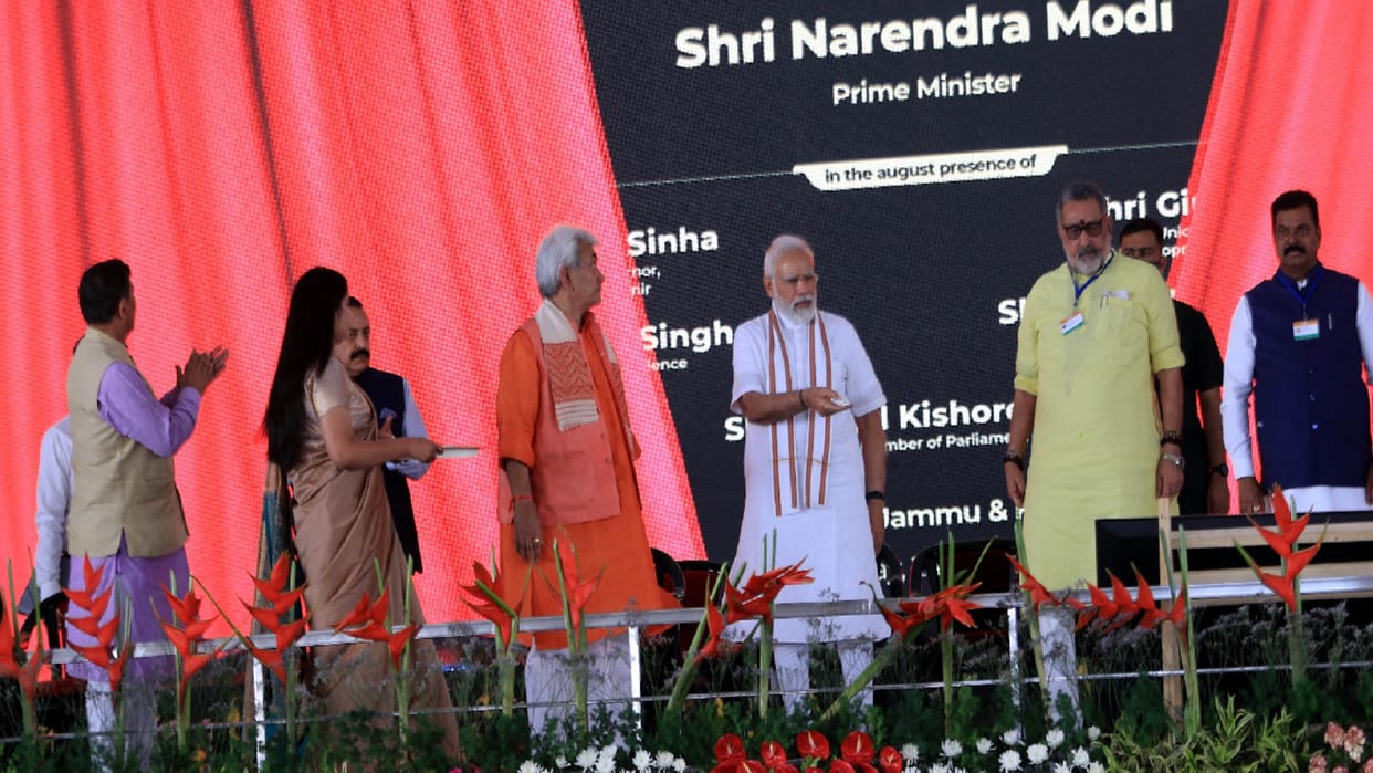 Modi gave projects worth 20 thousand crores Jammu Kashmir