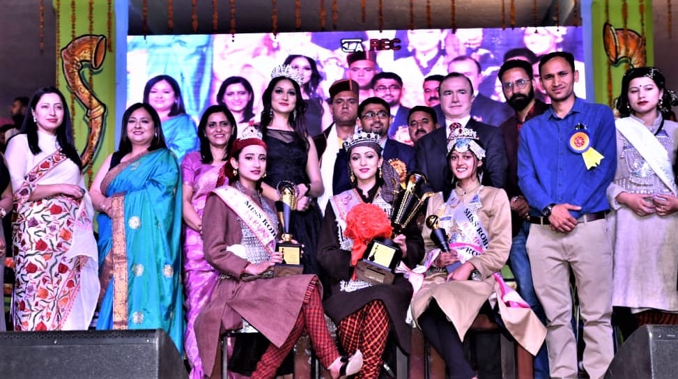 sonali chauhan selected miss rohru in  last culture night of rohru mela