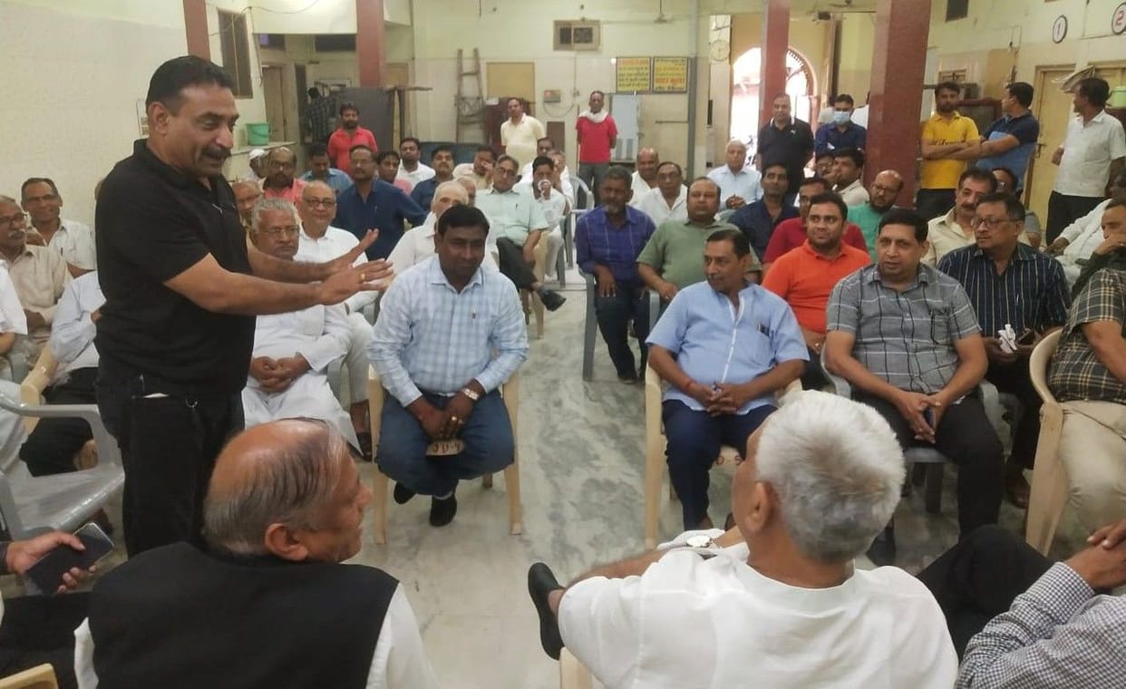 Former BJP minister and district president apologized with folded hands