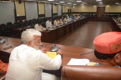 UP Minister Swatantra Dev Singh Varanasi visit said opposition should help poor people together with yogi government