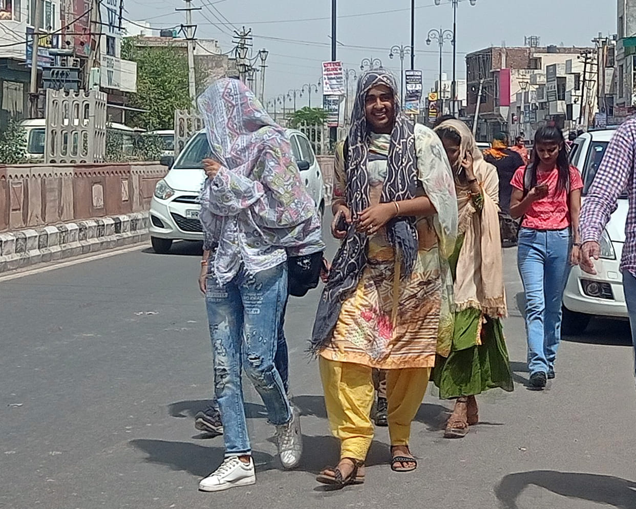 In the afternoon the heat wave brought down the heat, Kurukshetra
