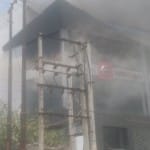 निसान कार के शोरूम में लगी भीषण आग।