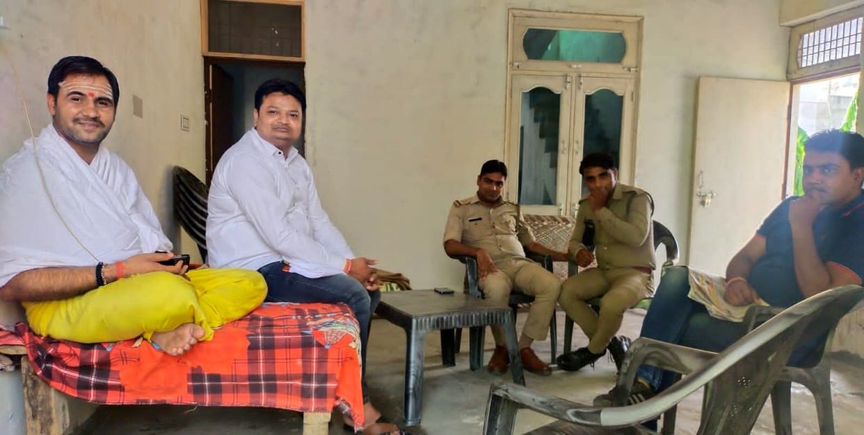 Acharya under house arrest for announcing protest in AMU