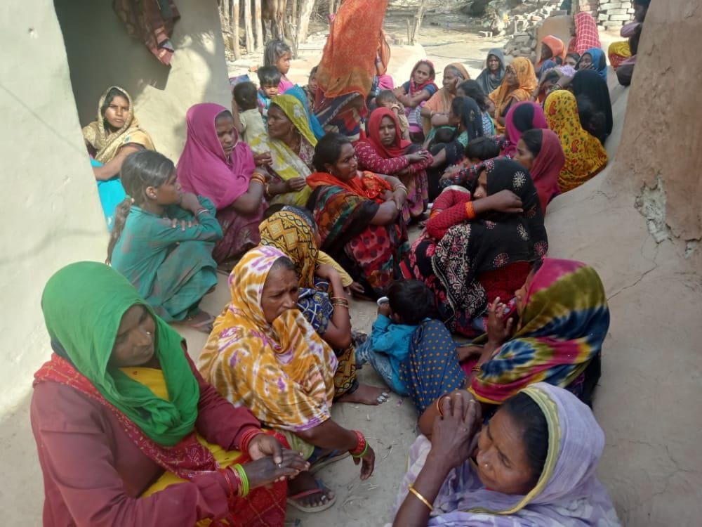 auraiya news,After the death of Poonam and Sapna, there is a shadow of mourning in the camp.