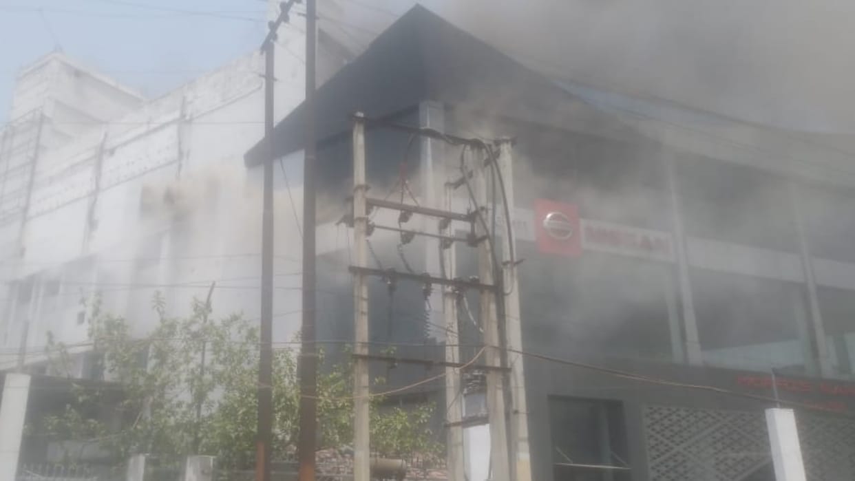 Nissan car showroom catches fire in Lucknow.