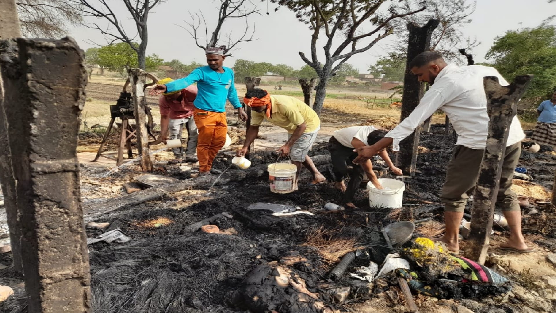 Fire broke out on farmers crop in Gorakhpur