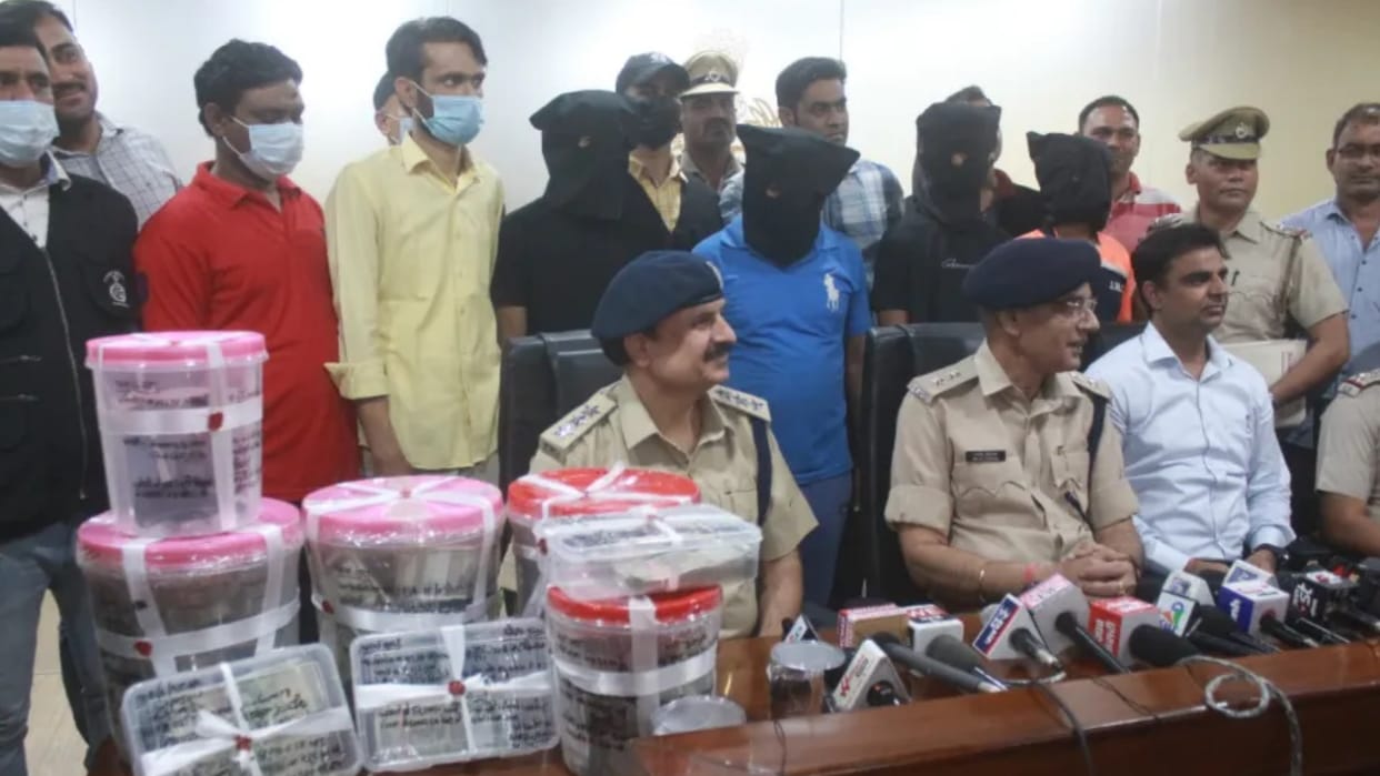 Robbery disclosed in cash van, six accused arrested