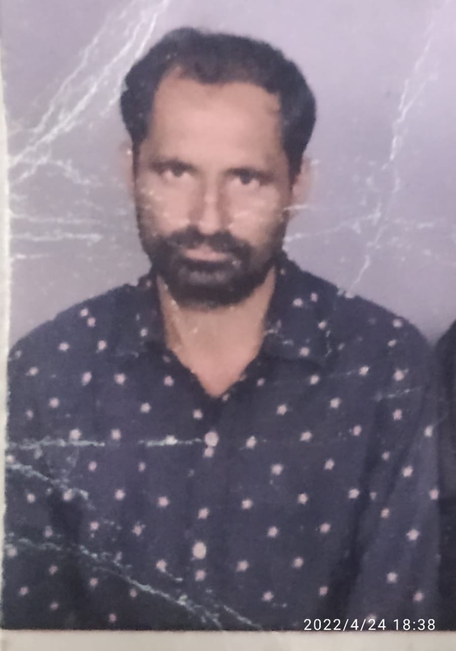 Hathras: Animal trader standing on the roadside died in an accident