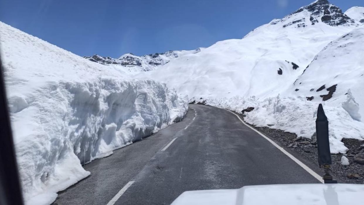 Odd-even system for trucks on Manali-Leh road