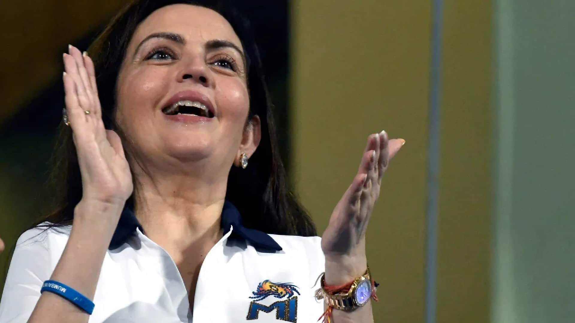 IPL 2022 LSG vs MI Match 37 Highlights Hindi Nita Ambani and Sloka Ambani reached Stadium