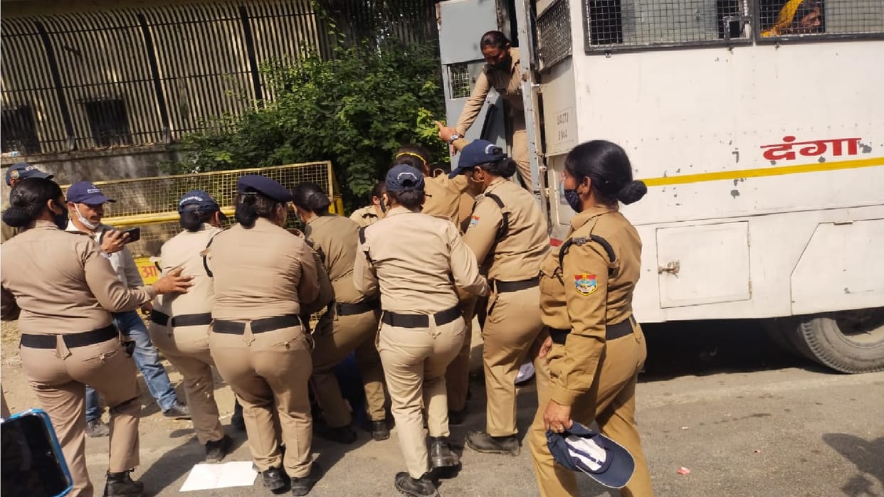Outsourcing workers strike in Dehradun Appointment for Corona period