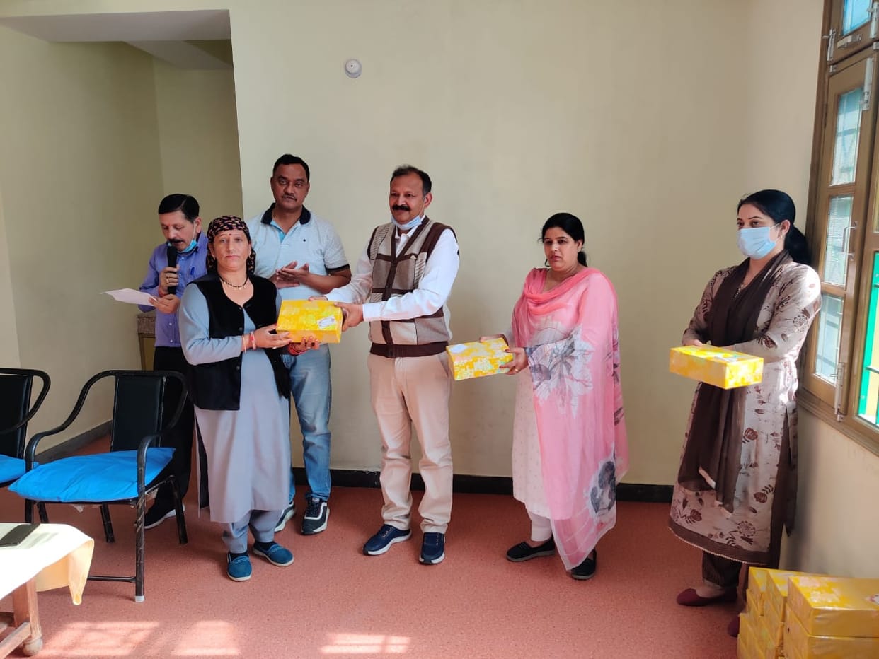 rohru employee awarded
