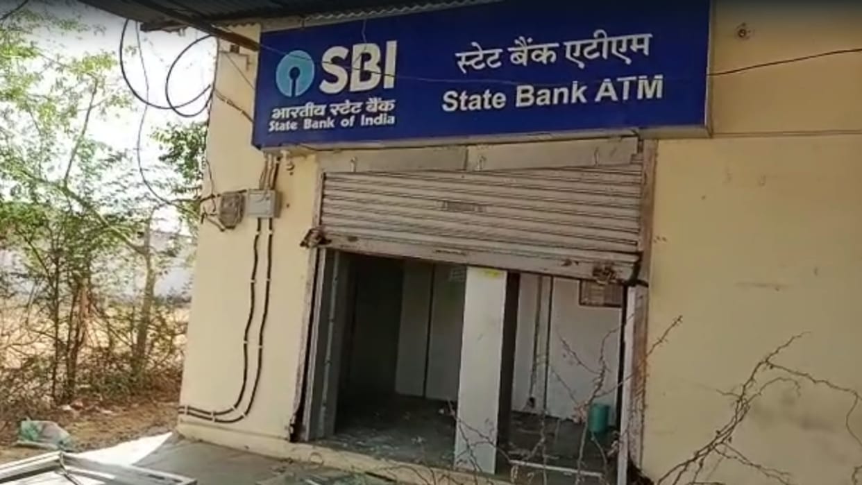 miscreants uprooted an ATM full of 32 lakh rupees in Ajmer