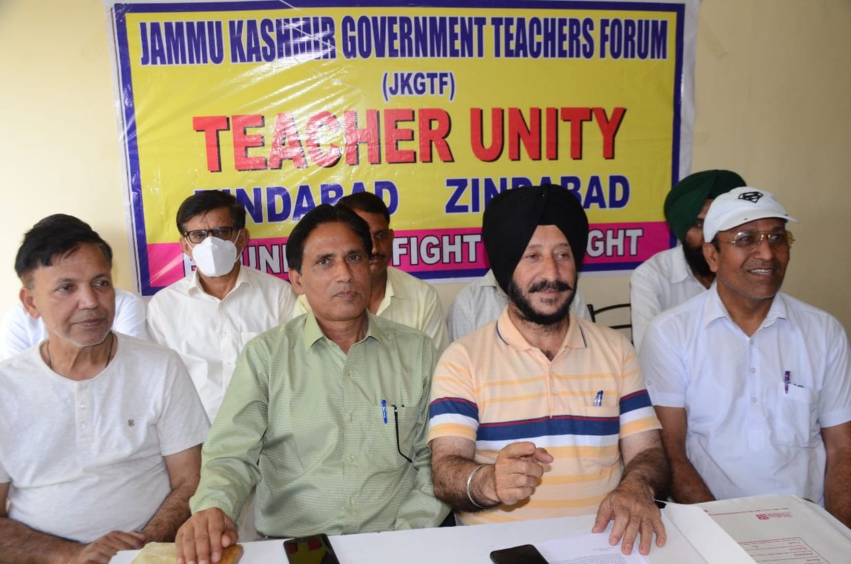 Teachers raised demand to implement old pension scheme