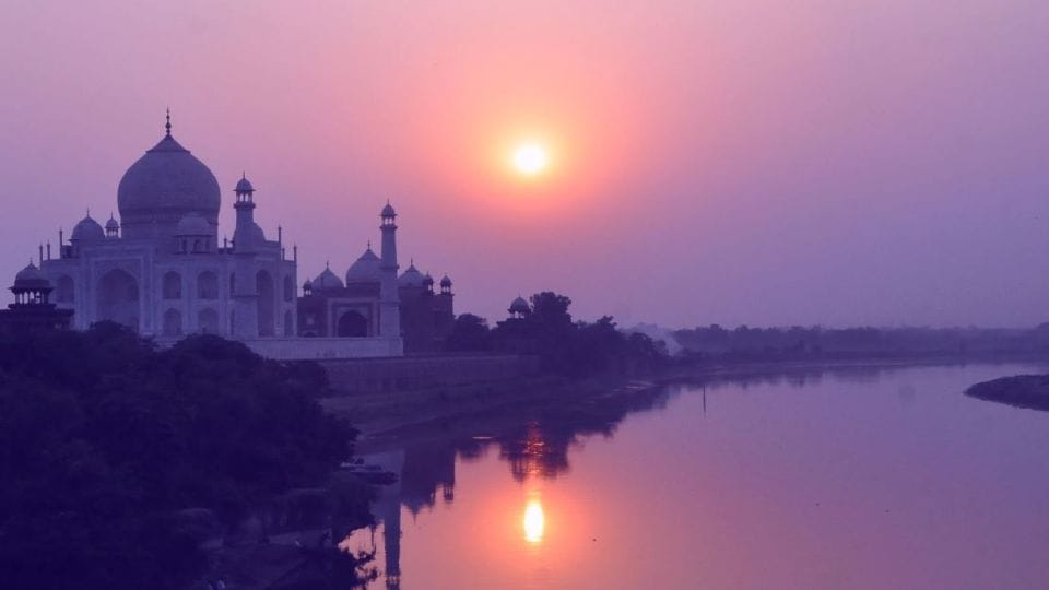 NEERI gives conditional approval to build rubber dam behind the Taj Mahal