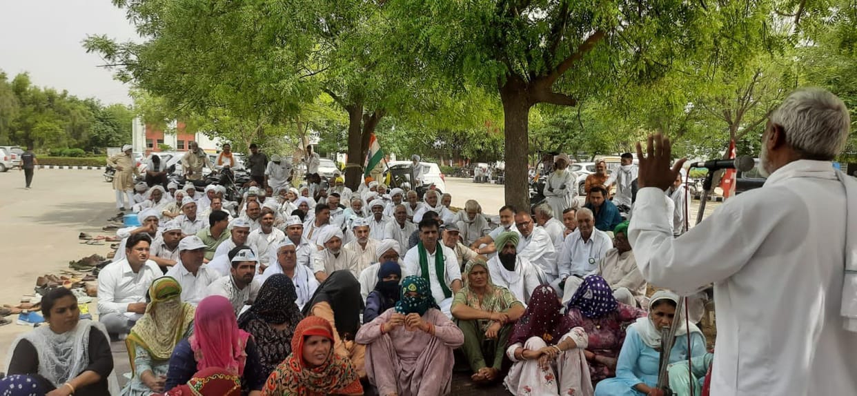 Farmers protest for bonus on electricity, water and wheat