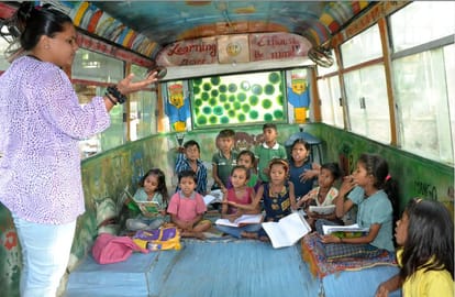 ummidon ki mashaal group of youth is instilling values of Bapu in children lives changing through effort