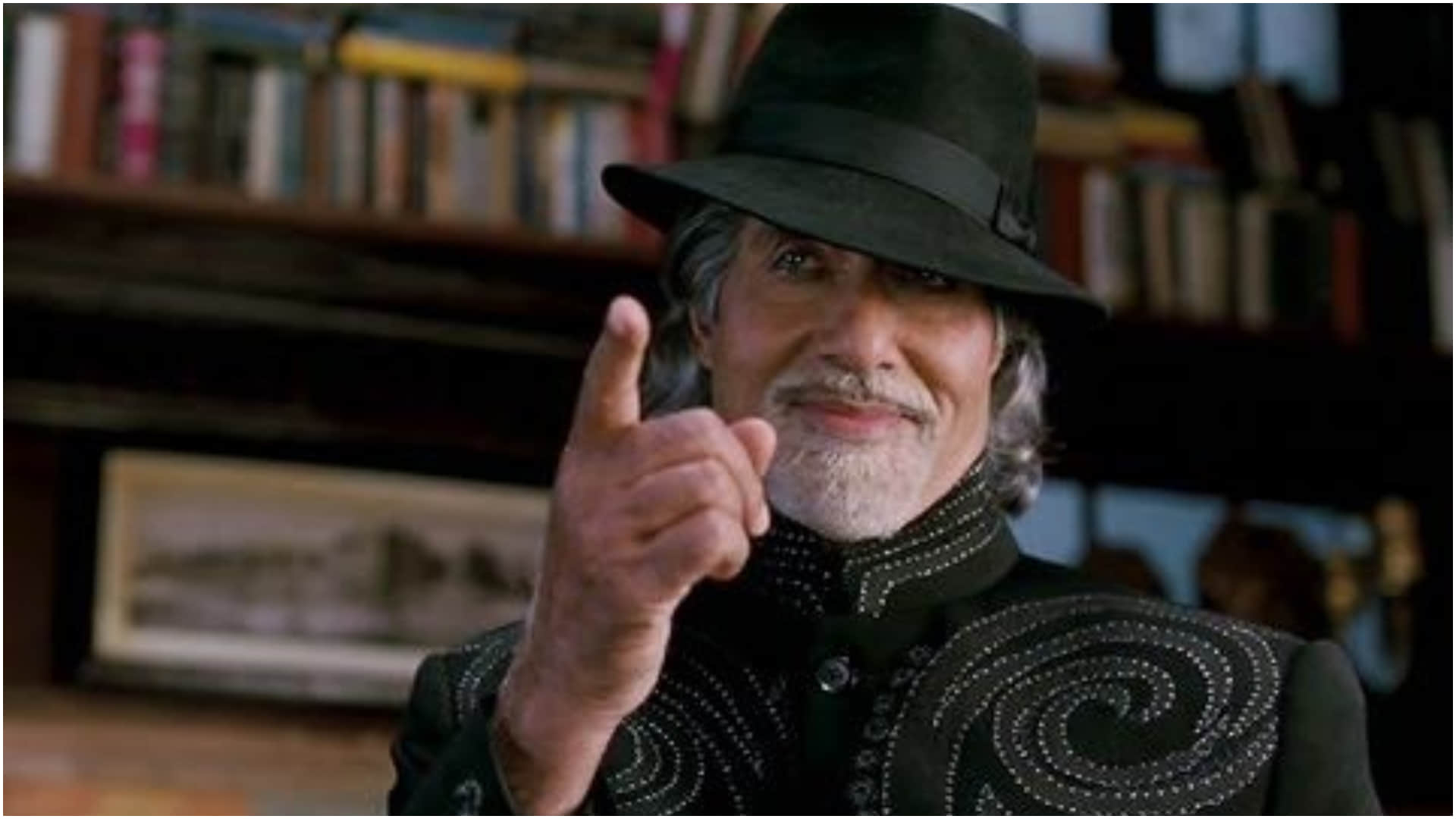 Amitabh Bachchan shares a picture and says he tells me on social media that nothing has changed