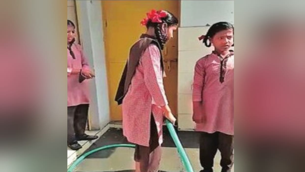 Ghaziabad arthala composit school girl students cleaning washroom video goes viral principal says this