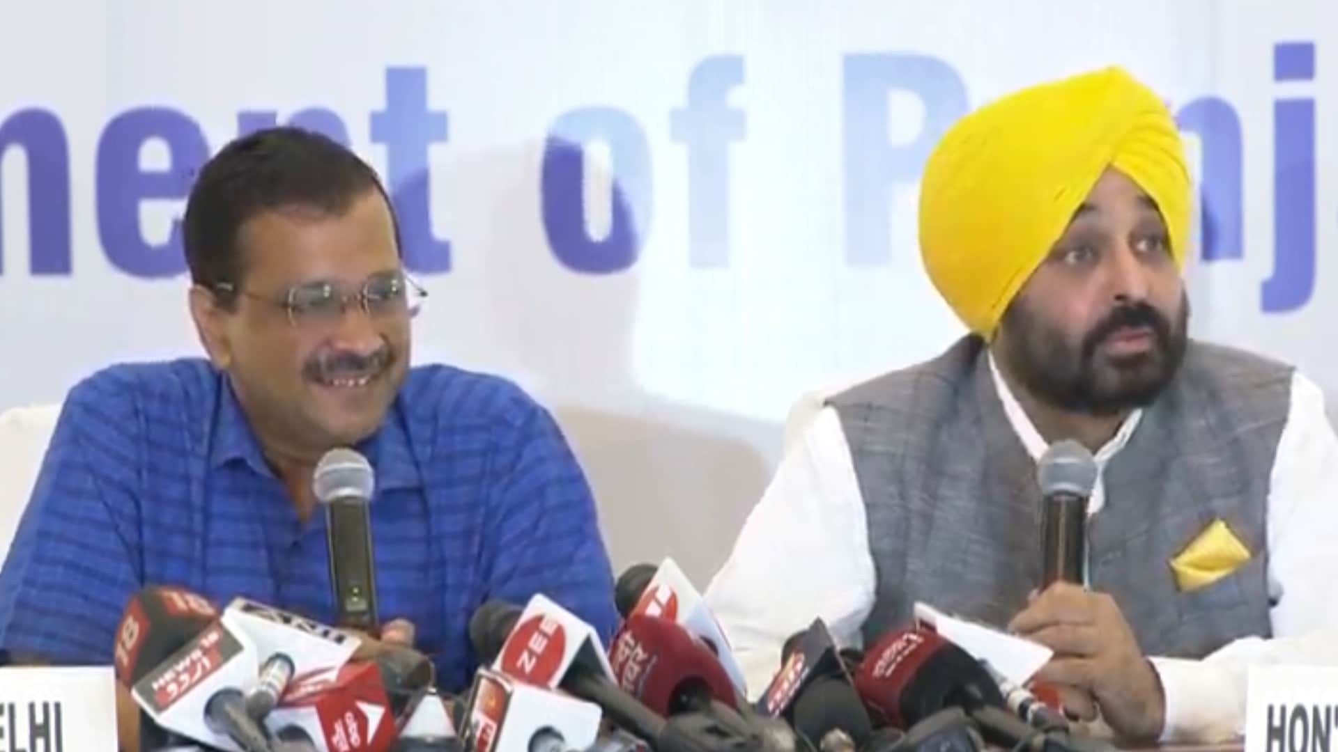 Punjab CM Bhagwant Mann Sacked Health Minister Vijay Singla On Charges Of Corruption News in Hindi