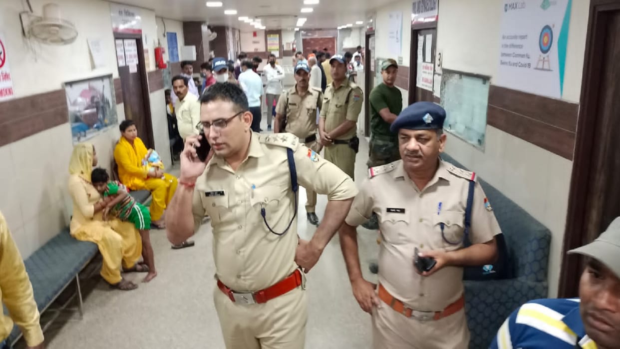SDM Sangeeta Kanojia seriously injured in accident driver died on spot in Roorkee pushkar singh Dhami expressed concern ordered magisterial inquiry 
