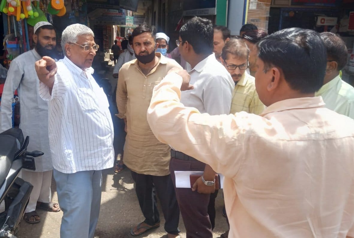 Due to the protest, the municipality team returned without action