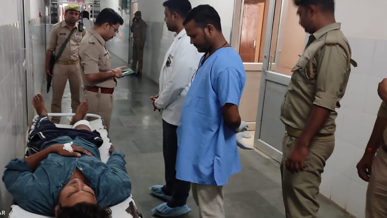 Police shot the accused of triple murder in Gorakhpur