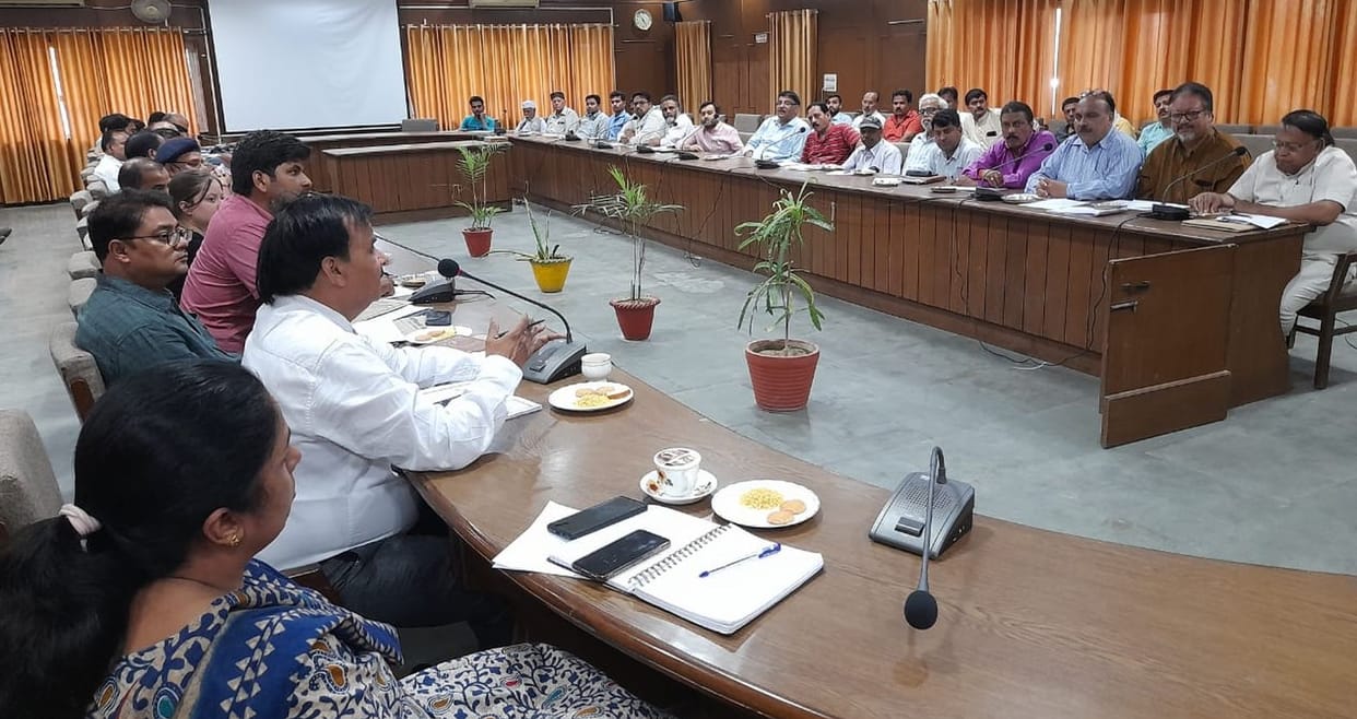 Demand to remove encroachment from abandoned roads