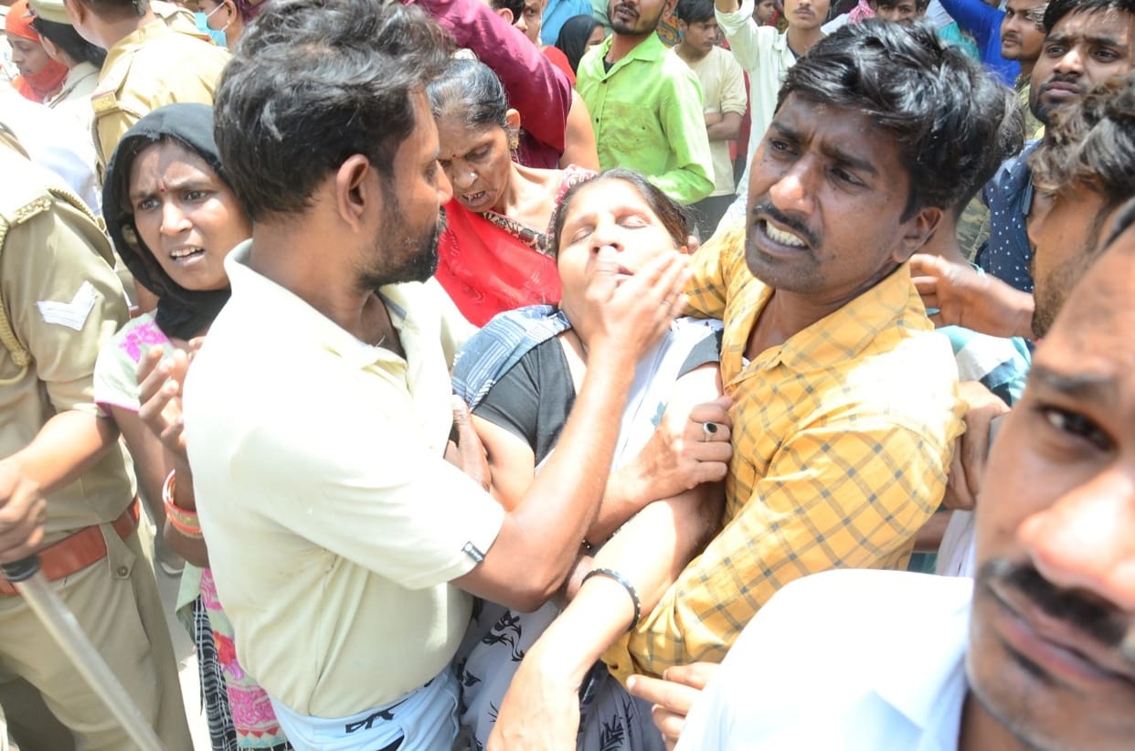 Catering contractor dies due to police brutality in kanpur